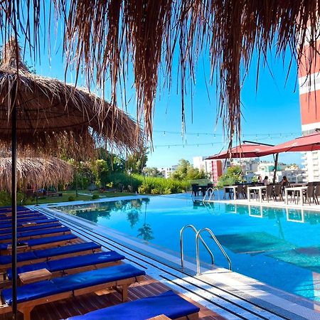 Olivia'S Hill Resort Kryemëdhej Zewnętrze zdjęcie
