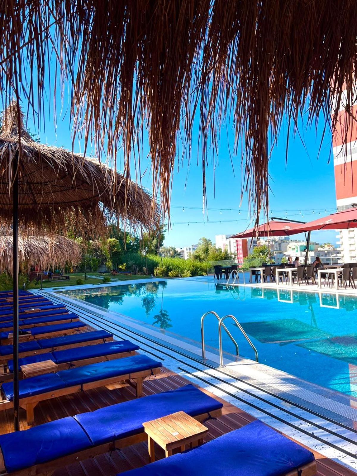 Olivia'S Hill Resort Kryemëdhej Zewnętrze zdjęcie
