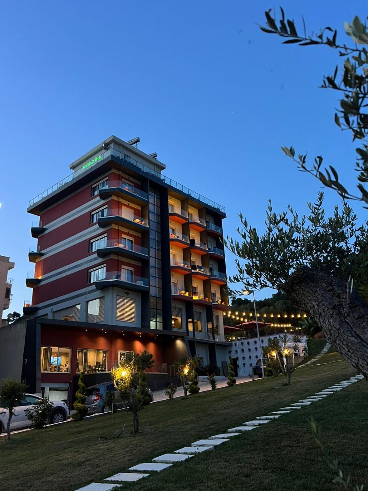 Olivia'S Hill Resort Kryemëdhej Zewnętrze zdjęcie