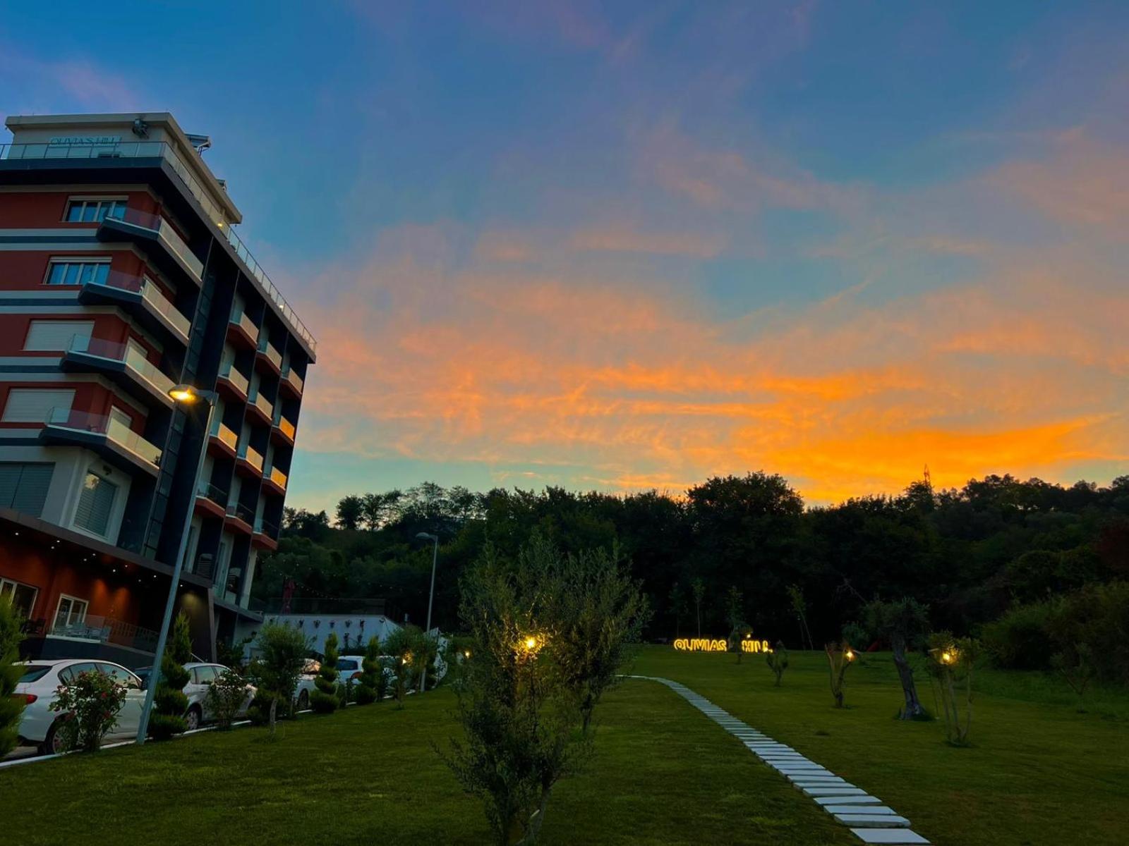 Olivia'S Hill Resort Kryemëdhej Zewnętrze zdjęcie