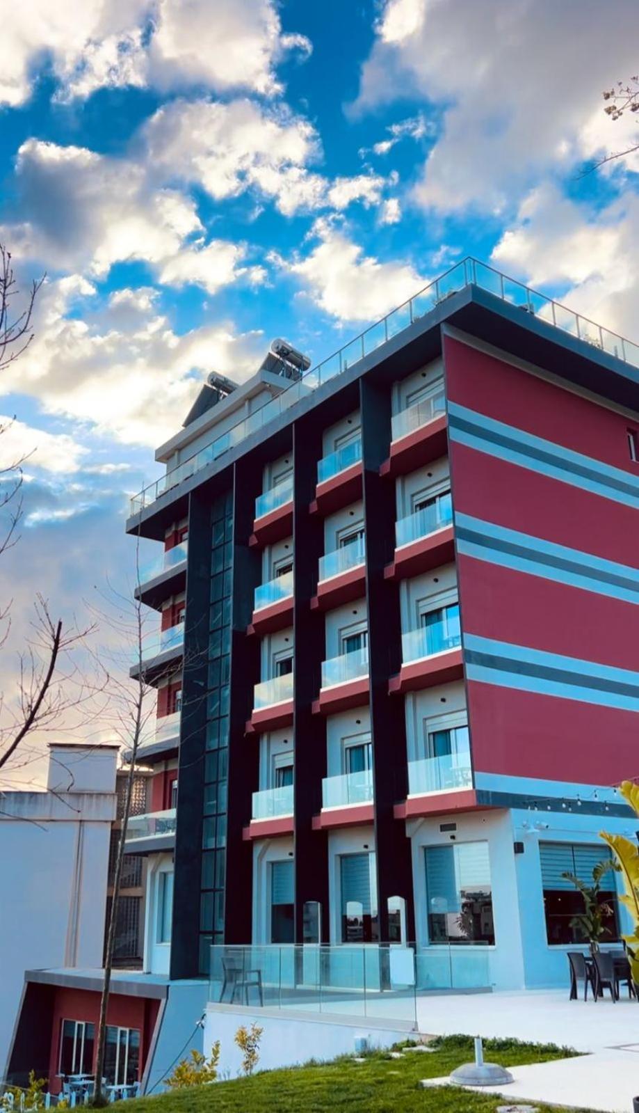 Olivia'S Hill Resort Kryemëdhej Zewnętrze zdjęcie